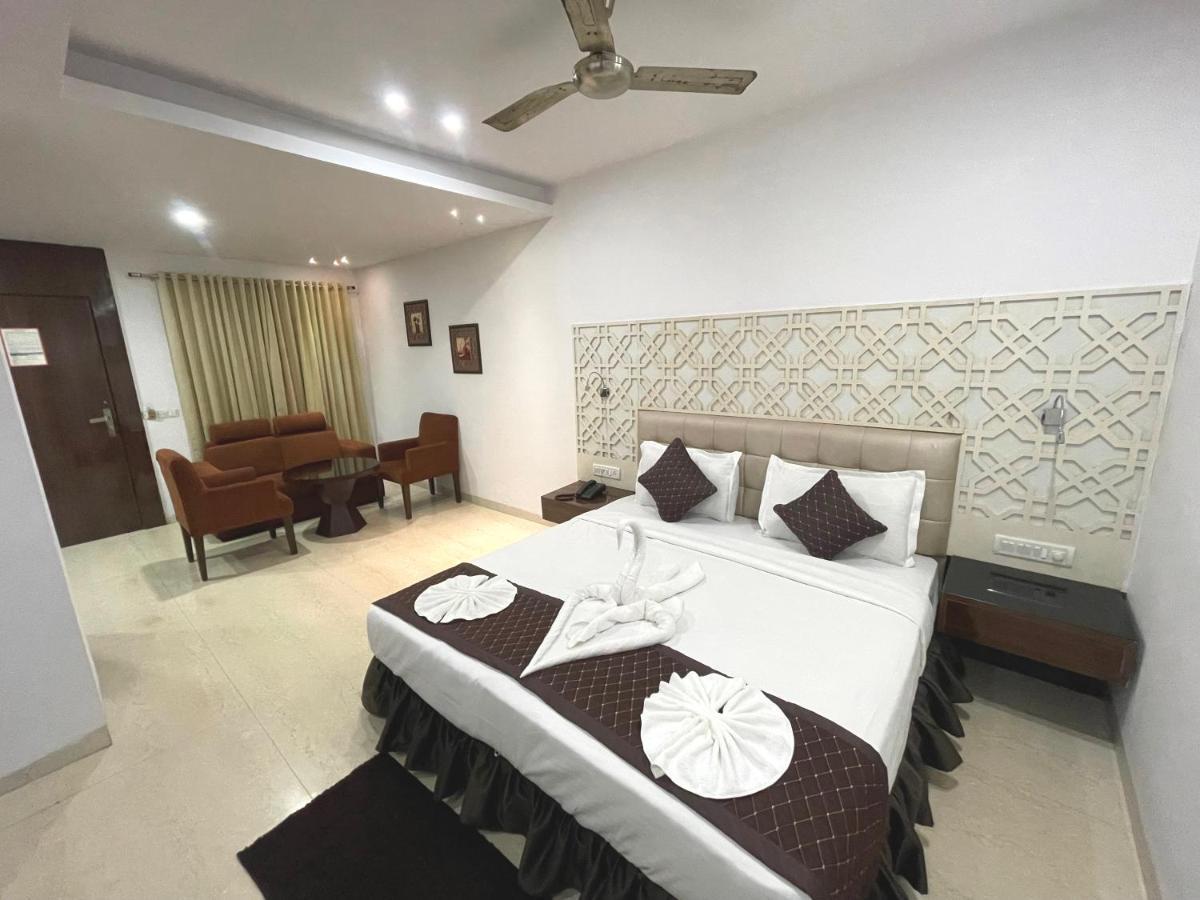 Hotel Goa Continental Arpora Esterno foto
