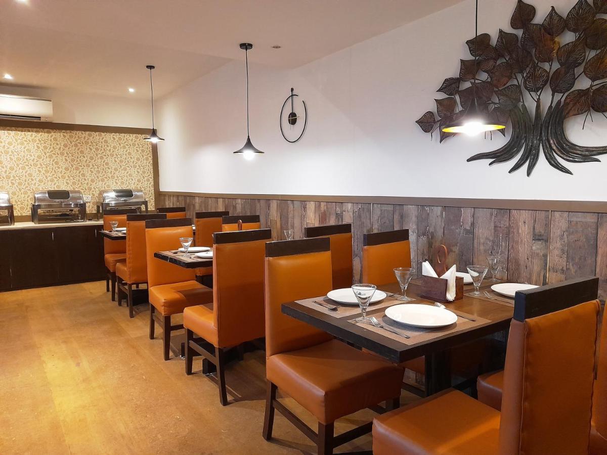 Hotel Goa Continental - Baga Arpora Esterno foto