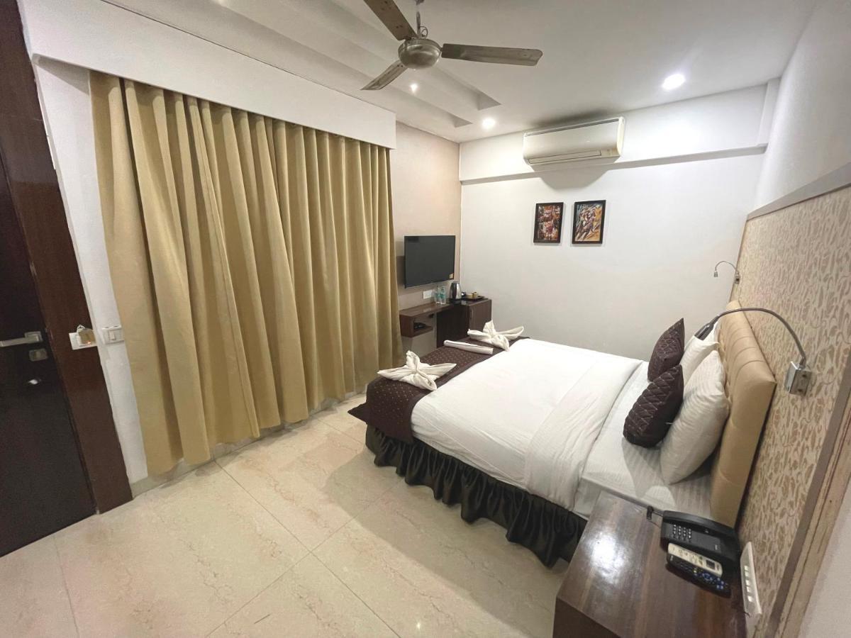 Hotel Goa Continental Arpora Esterno foto