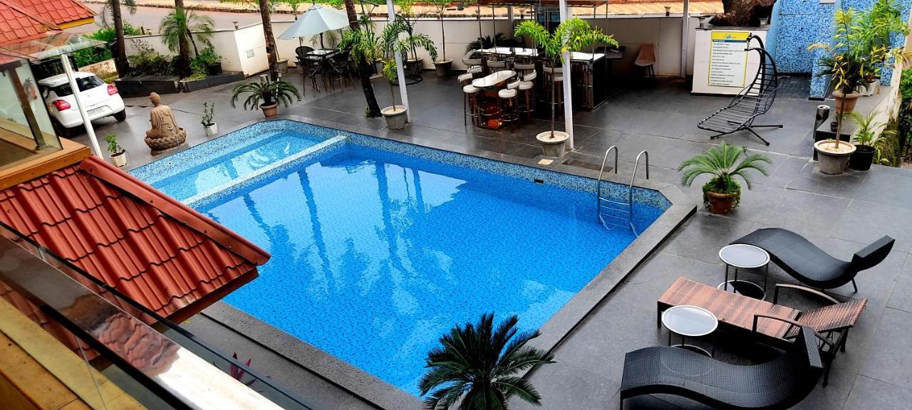 Hotel Goa Continental Arpora Esterno foto