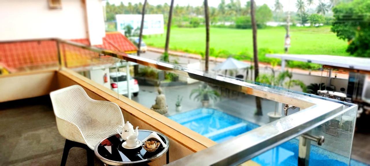 Hotel Goa Continental Arpora Esterno foto