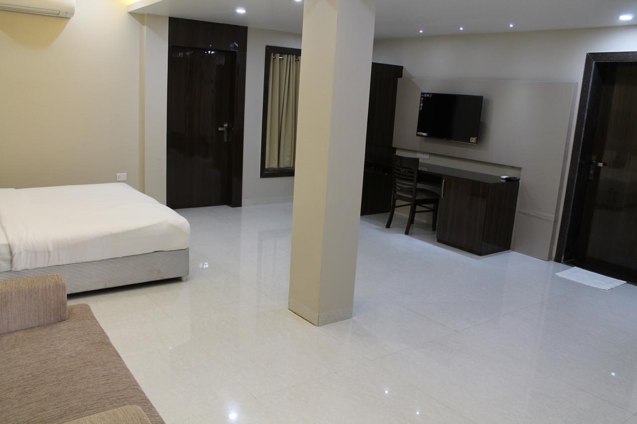 Hotel Goa Continental Arpora Esterno foto