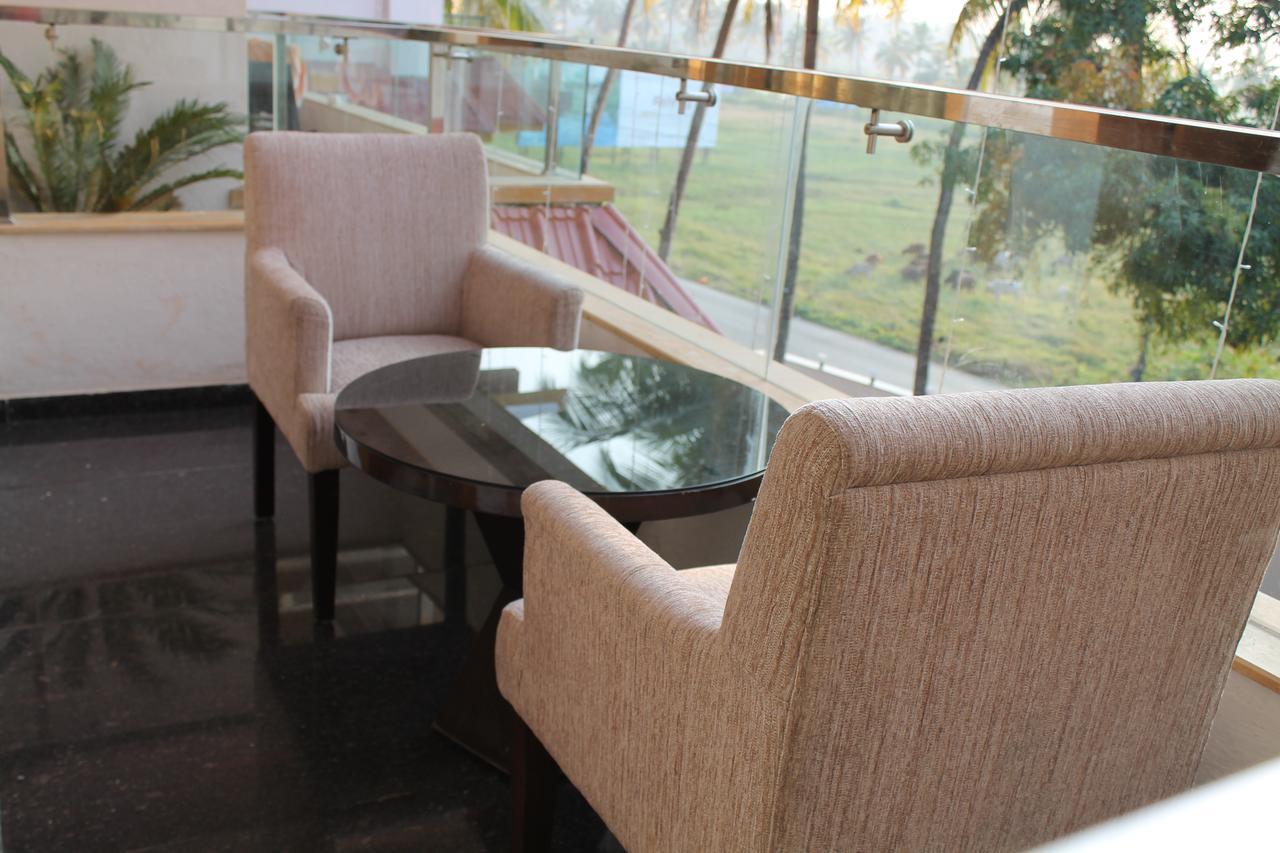 Hotel Goa Continental Arpora Esterno foto
