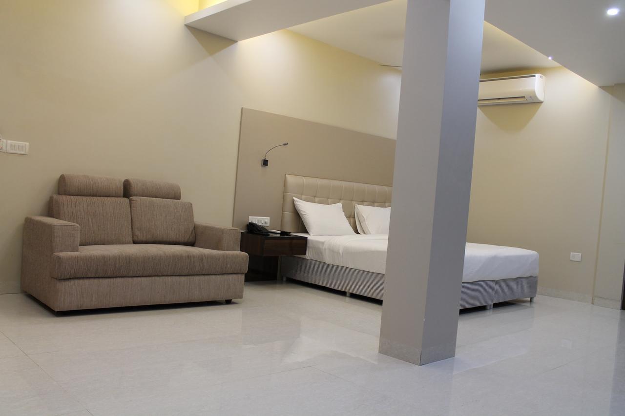 Hotel Goa Continental Arpora Esterno foto