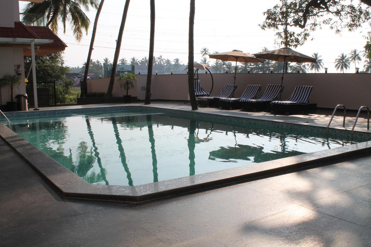 Hotel Goa Continental Arpora Esterno foto