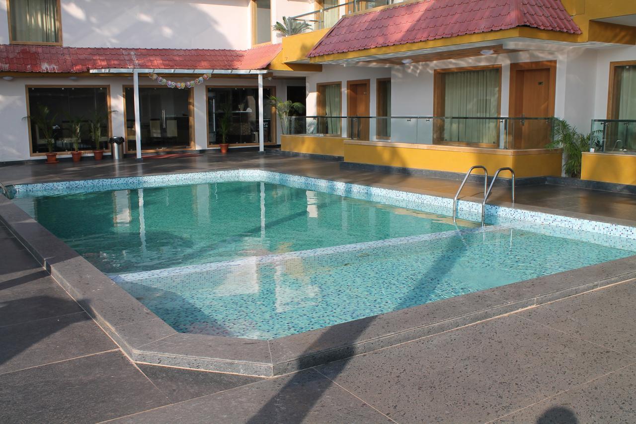 Hotel Goa Continental Arpora Esterno foto
